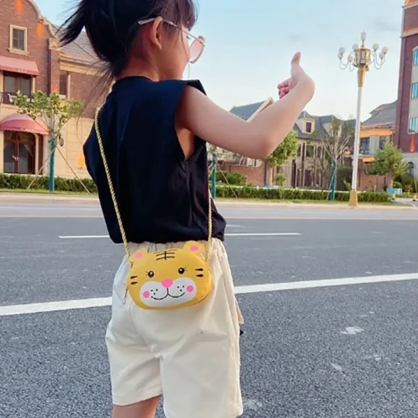 S5e3c484b876a42eba15bbf045390ddaeM.webp Little Animal Crossbody Bag